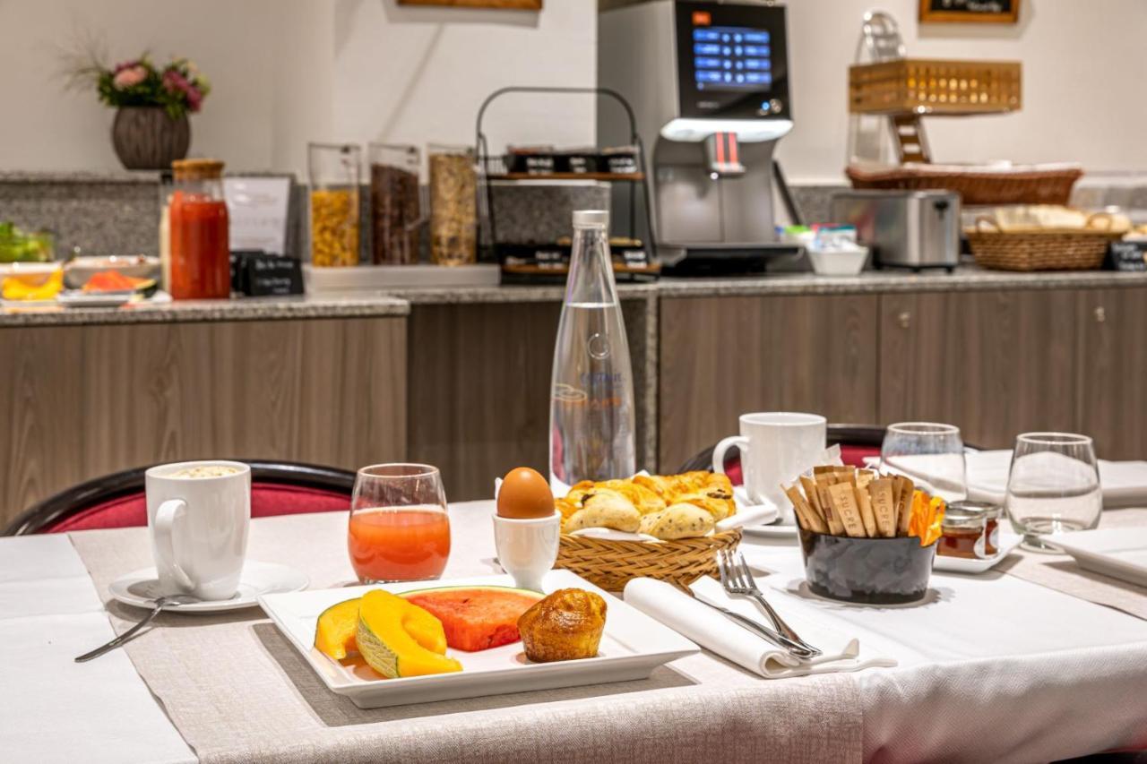 Fraser Suites Paris La Defense Courbevoie Eksteriør billede Breakfast at the hotel