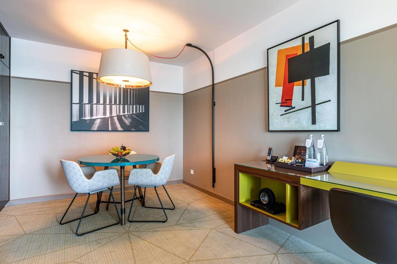 Fraser Suites Paris La Defense Courbevoie Eksteriør billede A suite at the hotel