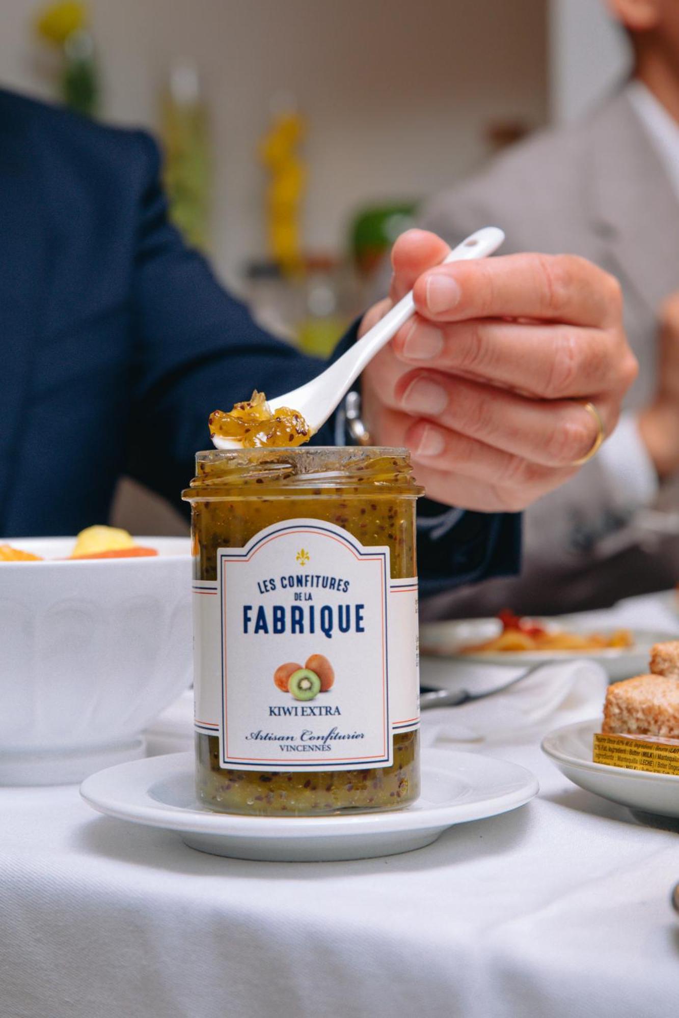Fraser Suites Paris La Defense Courbevoie Eksteriør billede A jar of kiwifruit jam