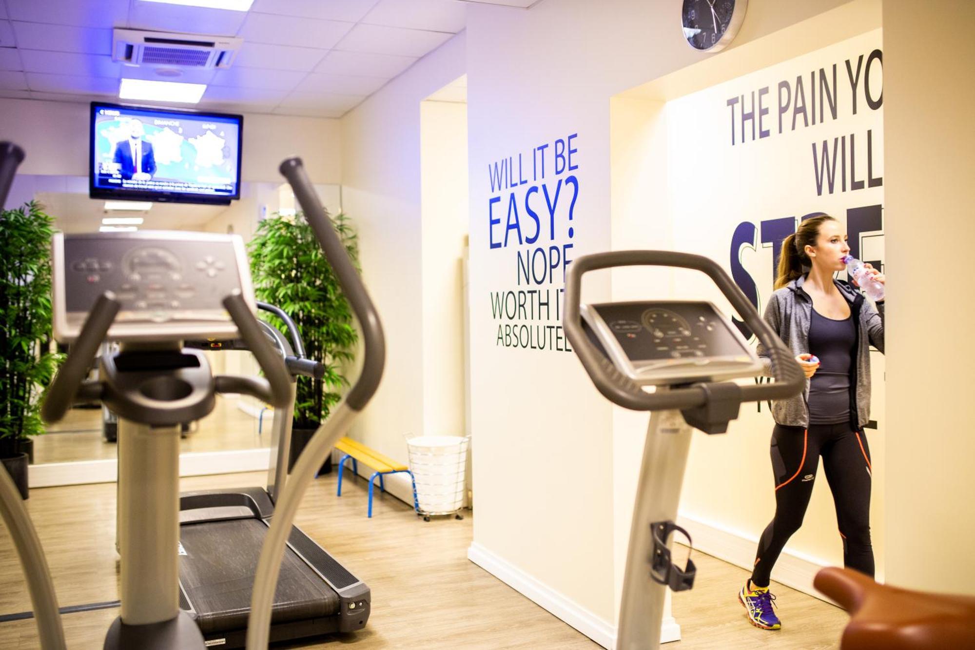 Fraser Suites Paris La Defense Courbevoie Eksteriør billede The gym at the London Bridge campus